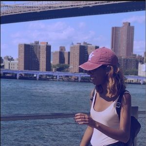 Meet your Posher, Adelis